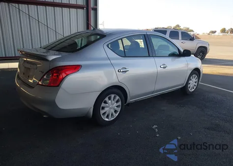 2014 Nissan Versa 1.6 Sv z USA, uszkodzony, nr VIN 3N1CN7AP7EL844438